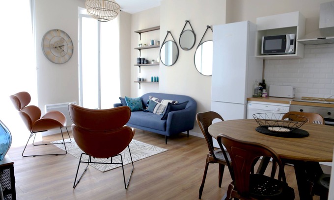 Le Camas Apartment | Contemporary apartment Marseille 5th