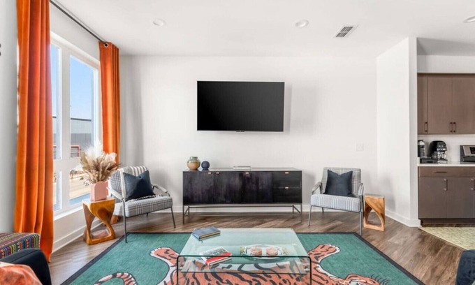 The Nations Condo | Contemporary Comfort in West Nashville: A Serene Retreat in The Nations