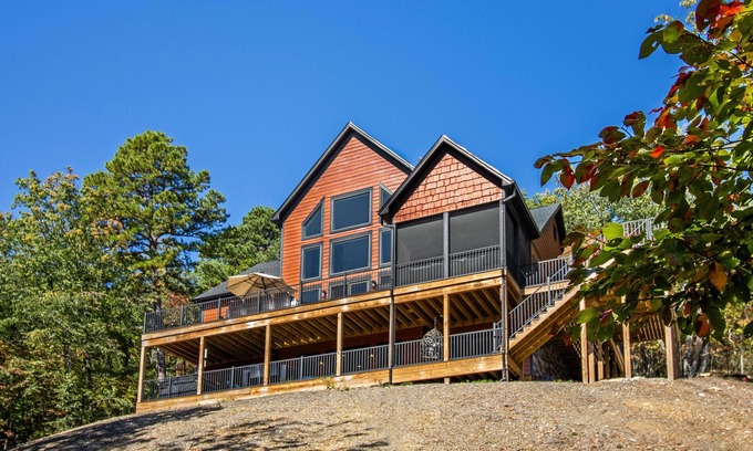 Massanutten House | Contemporary home, stunning mountain views!