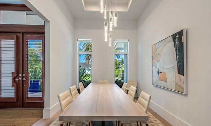 Park Shore House | Contemporary home in Park Shore area of Naples FL. Minutes from the beach.