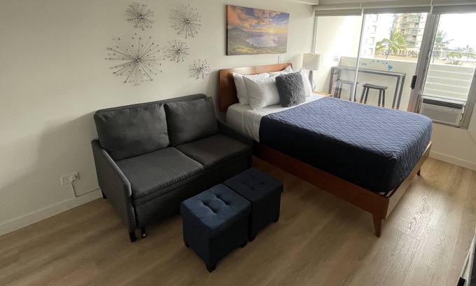 Waikiki Apartment | Contemporary Ocean View Suite - In the Heart of Waikiki