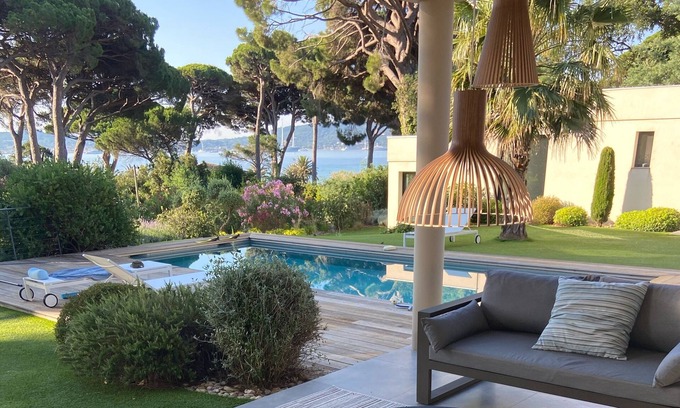 Guerrevieille House | Contemporary single-storey villa with sea view, 2 minutes' walk from the beach
