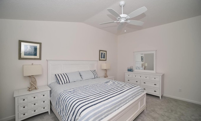 Wildwood Villa | Contemporary Villa