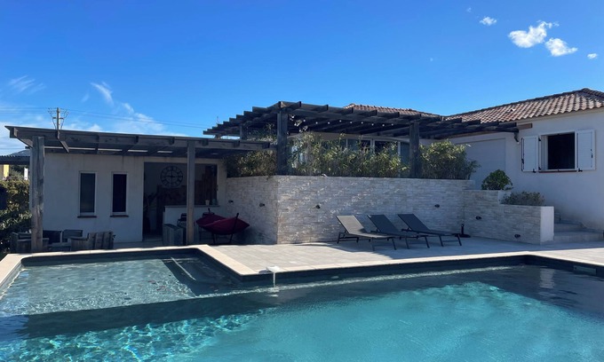 Calenzana Villa | Contemporary villa with swimming pool, 8/10 people