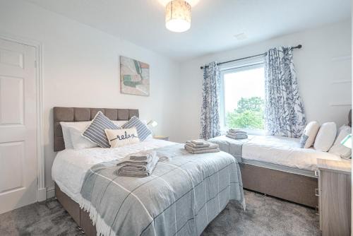Cockett House | Contractor Ready - Garden - Free Parking