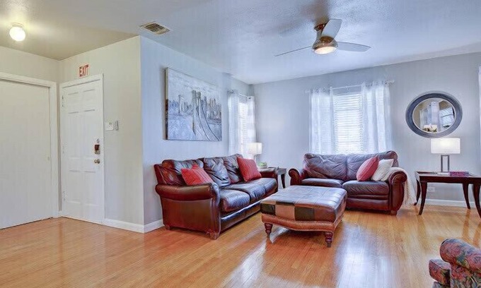 Jefferson House | Contractors , Medical Area, Dtwn, Seawold, Six Flags, Ft. Sam, Lackland
