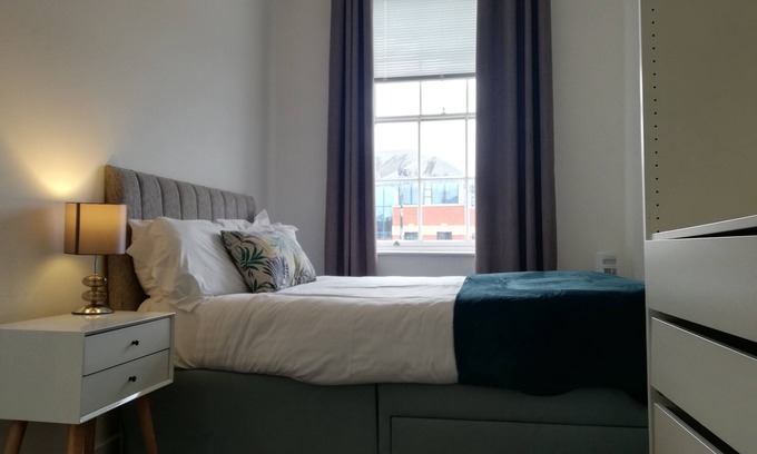 Newbury Apartment | Convenient 1 Bed Apartment in the centre of Newbury (1CHE)