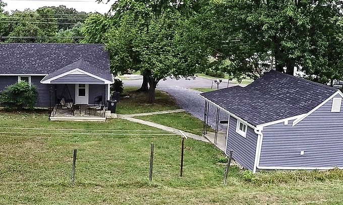 Lynchburg House | Convenient Home With Guest House
