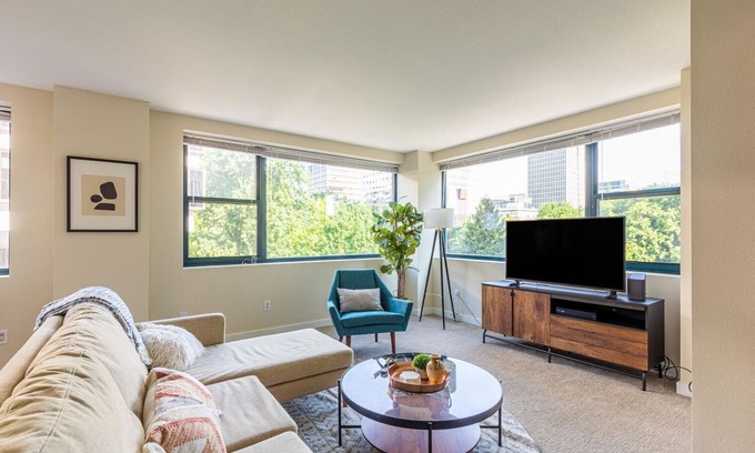 Downtown Portland Apartment | Convenient Old Town 2BR w/Gym, BBQ & Lounge, nr Park, by Blueground