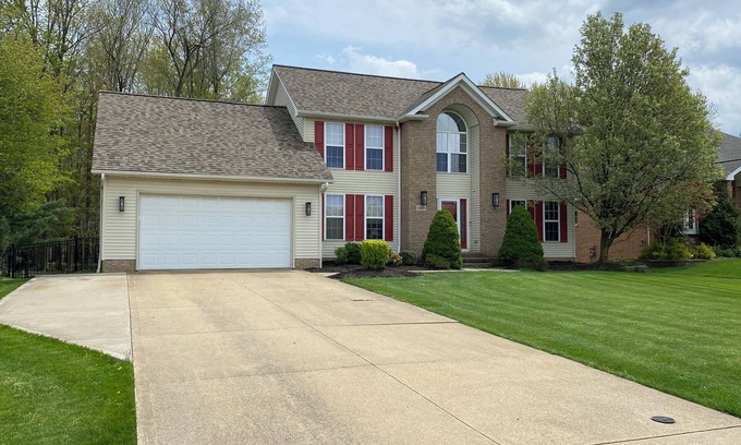 Seven Hills House | Convenient to airport, downtown, & parks.