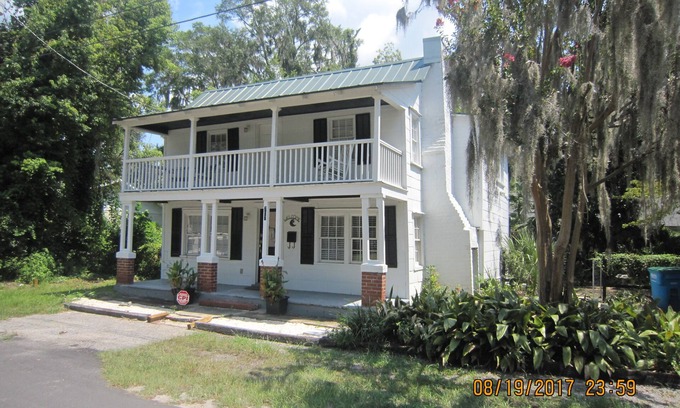 Historic District House | Convenient to Downtown And Parris Island