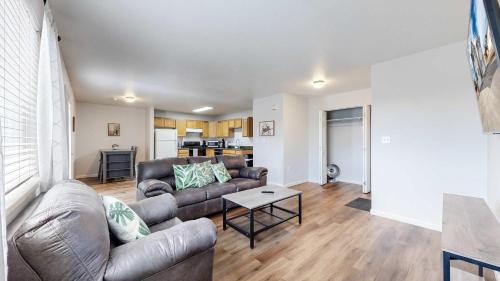 Brighton Apartment | Convenient two bedroom near DIA