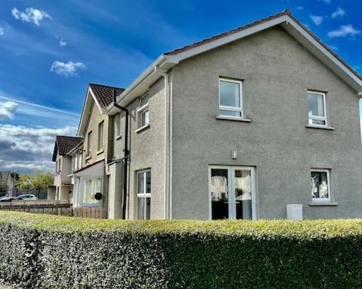 Londonderry Apartment | Conveniently located, close to city and quiet area