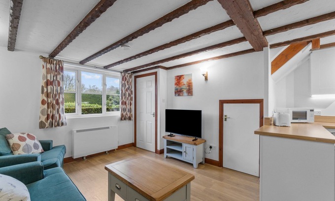 Saltash Cottage | Conveniently located to explore all that Cornwall and Devon have to offer