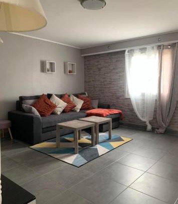 Chatenoy-le-Royal Apartment | Convivialetzen