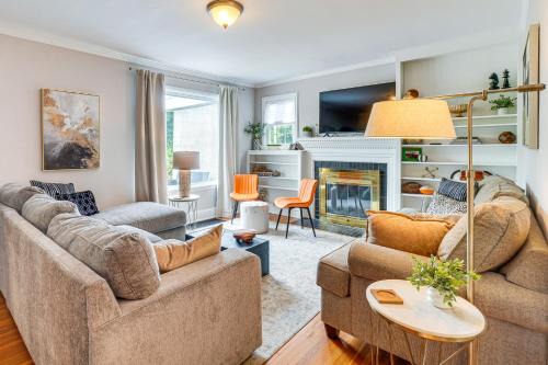 Knoxville House | Cookout Ready Walkable Home in Bearden Village