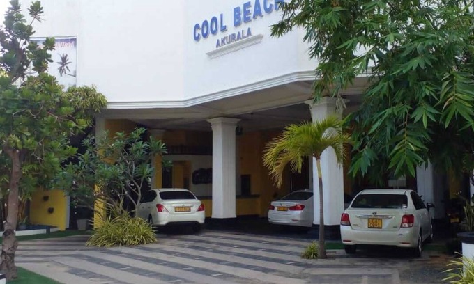 Akurala Hotel | Cool Beach Hotel