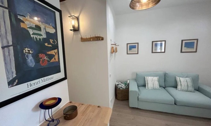 Cotignac Apartment | Cool Blue Cotignac heart village