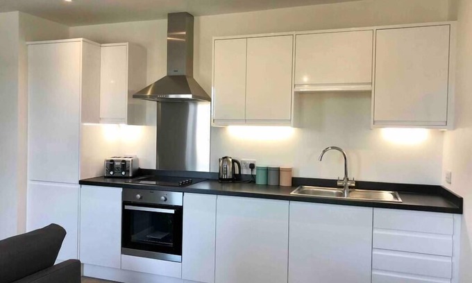 Saint Paul's Apartment | Cool Flat Near Bristol City Centre
