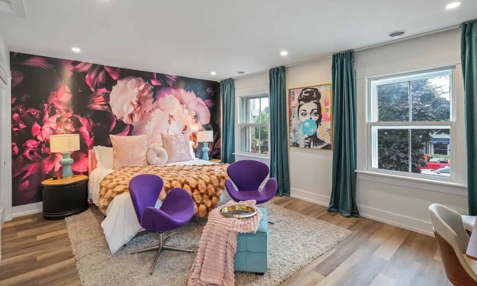 Old Town Historic District Apartment | Coolest vibes, best location in NOTL!