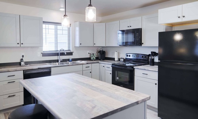Butte House | Copper King Extended Stay Collection - 2 Bedroom Duplex