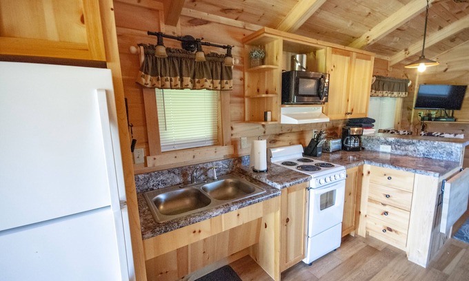 Blairsville Cabin | Copperhead Lodge Cabin number 2. 1 bedroom 1 bath Sleeper Sofa. Sleeps 4.