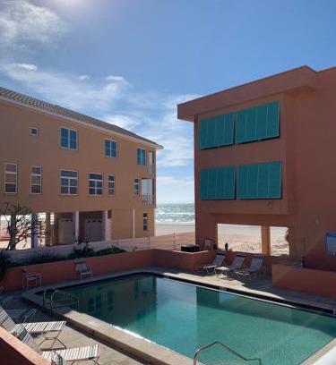 Bradenton Beach Apartment | Coquina Beach Club 109