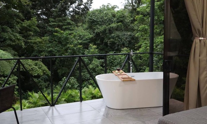 Penas Blancas Cabin | Cora Chia Cabin