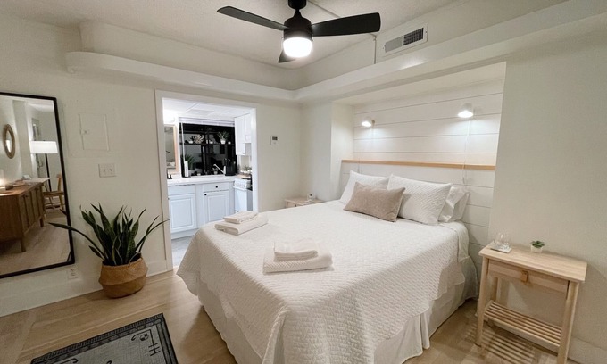 Airlie Condo | Corner condo at the doorstep of the intercostal waterway and local restaurants!