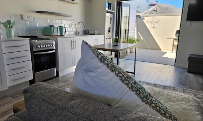 Melkbosstrand Apartment | Corner Cottage