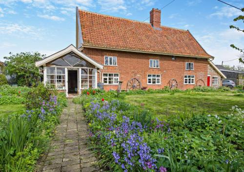 Rumburgh House | Corner Farm Cottage
