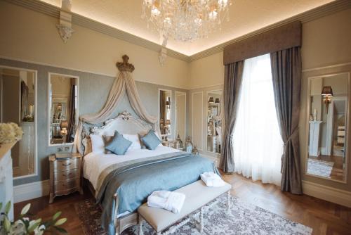 Biggar House | Cornhill Castle