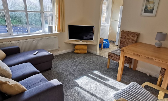 Par Apartment | Cornish Apartment Close to Beaches, The Eden Project & Train Station