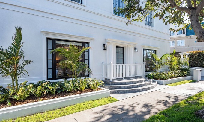 Coronado House | Coronado Crown Villas | 6BR Village Gem w/Hot Tub