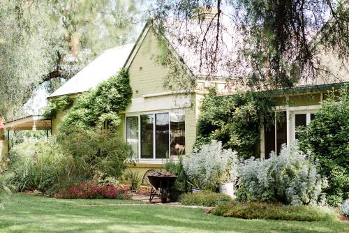 Hopefield House | Corowa Oakleigh Hideaway