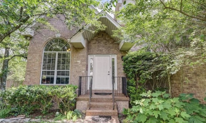 Nashville House | Corporate Rental-4 Bedroom House in Nashville on End of Culdesac.