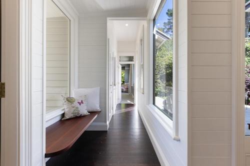 Leura House | Coryong - A grand residence, 500m from Leura mall