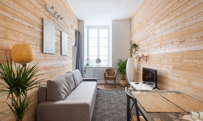 Centre Apartment | Cosmic - One Bedroom Apartment, Sleeps 4