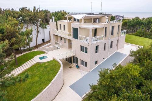 Pinamar Villa | Costa Esmerlada un-lugar-para-encontrarse