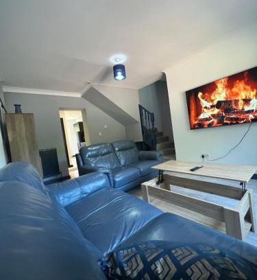 Brighton Apartment | Cosy 1 Bedroom House with Parking