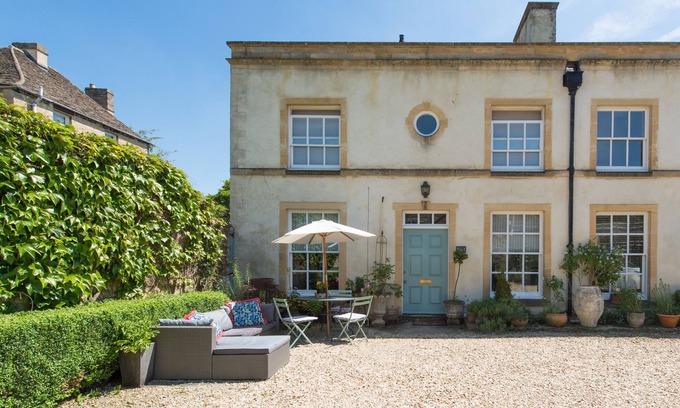 Cirencester House | Cosy 2 Bed Mews House (1) In Central Cirencester In The Cotswolds, England