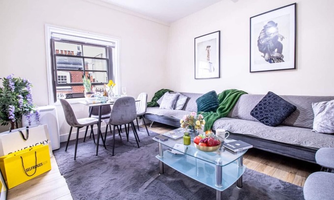 City of Westminster Condo | Cosy 2-Bedroom Apartment in Mayfair 8CB - 4th floor no lift