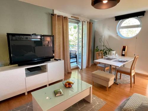 Ostwald Apartment | Cosy 2P - Parking - Tram - Marché de Noël à 20min