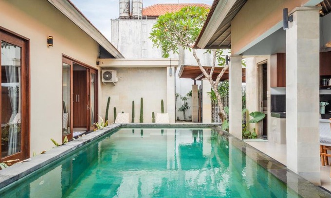 Berawa Villa | Cosy and Cheerful 2 Bedroom villa 5mins to Finns
