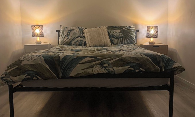Hayborough House | Cosy and relaxing home, right in the middle of the action. Pt. Elliot and Victor