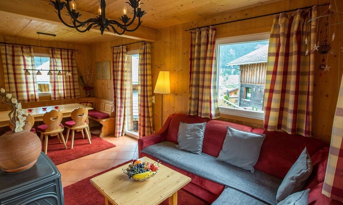 Annaberg im Lammertal House | Cosy apartment in villa for 6 people with WIFI, pool, TV, terrace and pets allowed