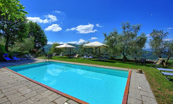 Greve in Chianti Apartment | Cosy apartment with WIFI, pool, TV, patio, pets allowed, panoramic view, close to Greve In Chianti