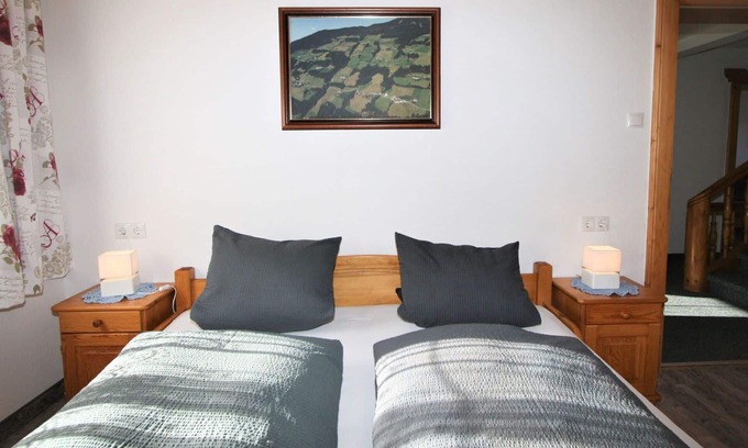 Holdernach Villa | Cosy apartment in villa for 5 people with WIFI, TV, balcony and pets allowed