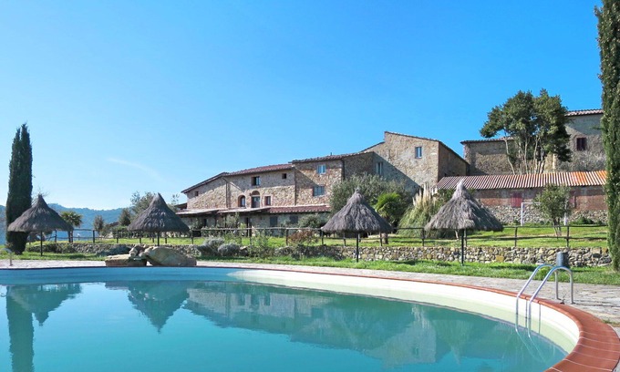 Santo Villa | Cosy apartment in villa for 4 guests with pool, terrace, pets allowed and panoramic view