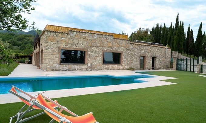 Villa Santa Maria Apartment | Cosy apartment for 4 people with pool, WIFI, A/C, TV, balcony and pets allowed